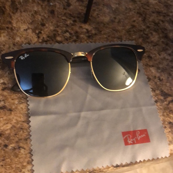 Ray-Ban Clubmaster with Case - Picture 2 of 6